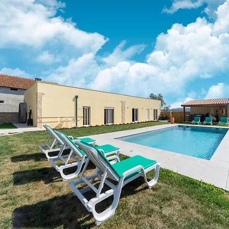 Rustic Retreat In Netos Lagares (Leiria)