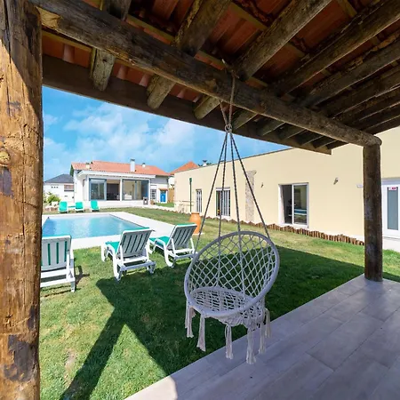 Rustic Retreat In Netos 度假居