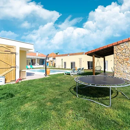Сasa de vacaciones Rustic Retreat In Netos *