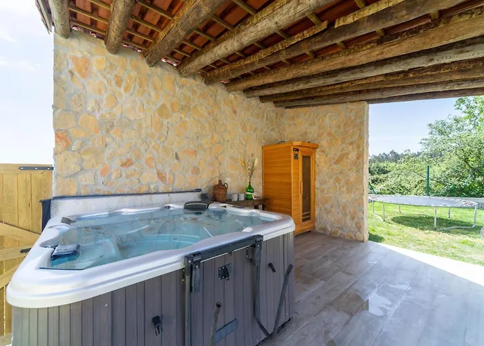 Rustic Retreat In Netos