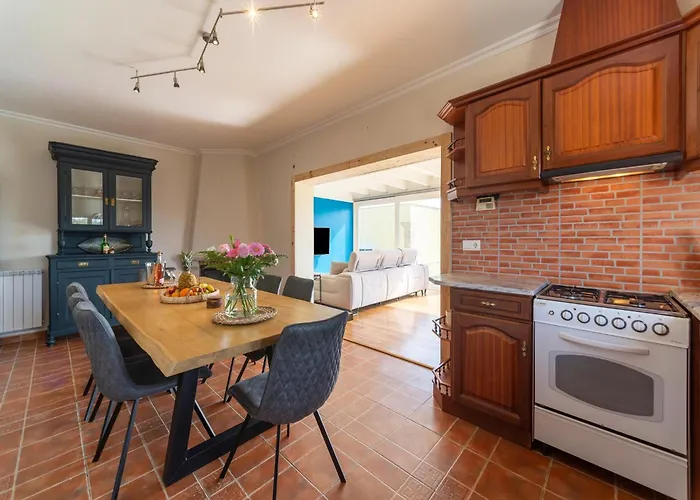 Rustic Retreat In Netos * Lagares (Leiria)